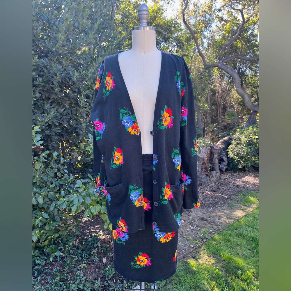 Adrienne Vittadini Sport vintage floral skirt and sweater set - size M